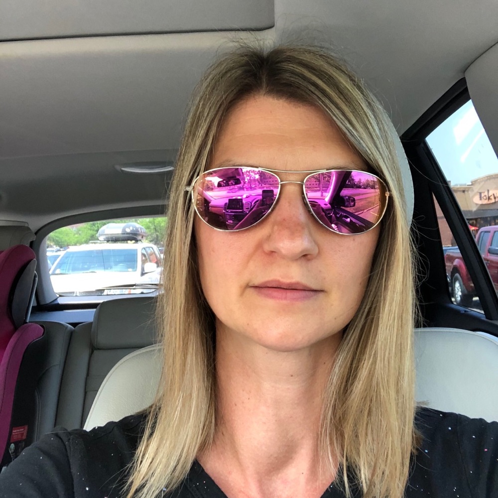 Meet your Posher, Melissa